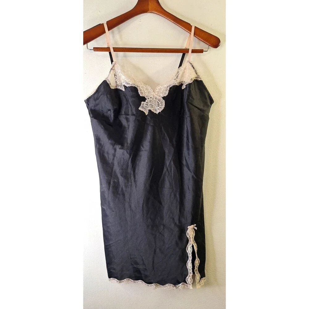 VICTORIA'S SECRET Black Satin Lace Chemise Sz L Dark Romantic Fairy Grunge - Picture 1 of 10